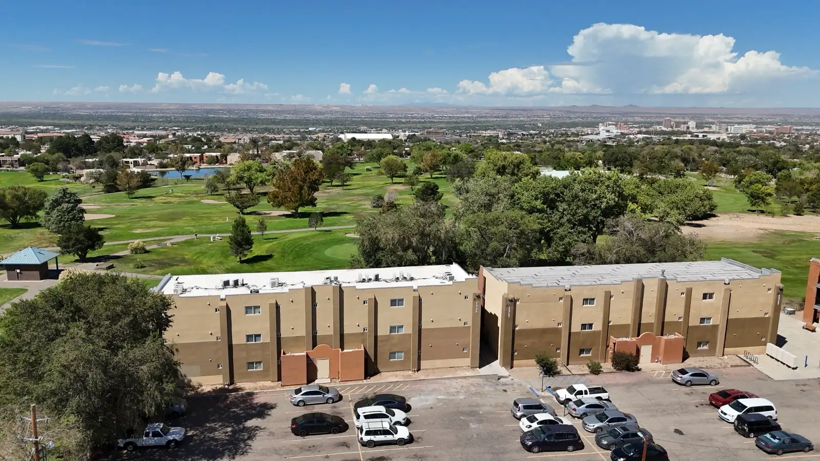 Sunport Apartments image 29