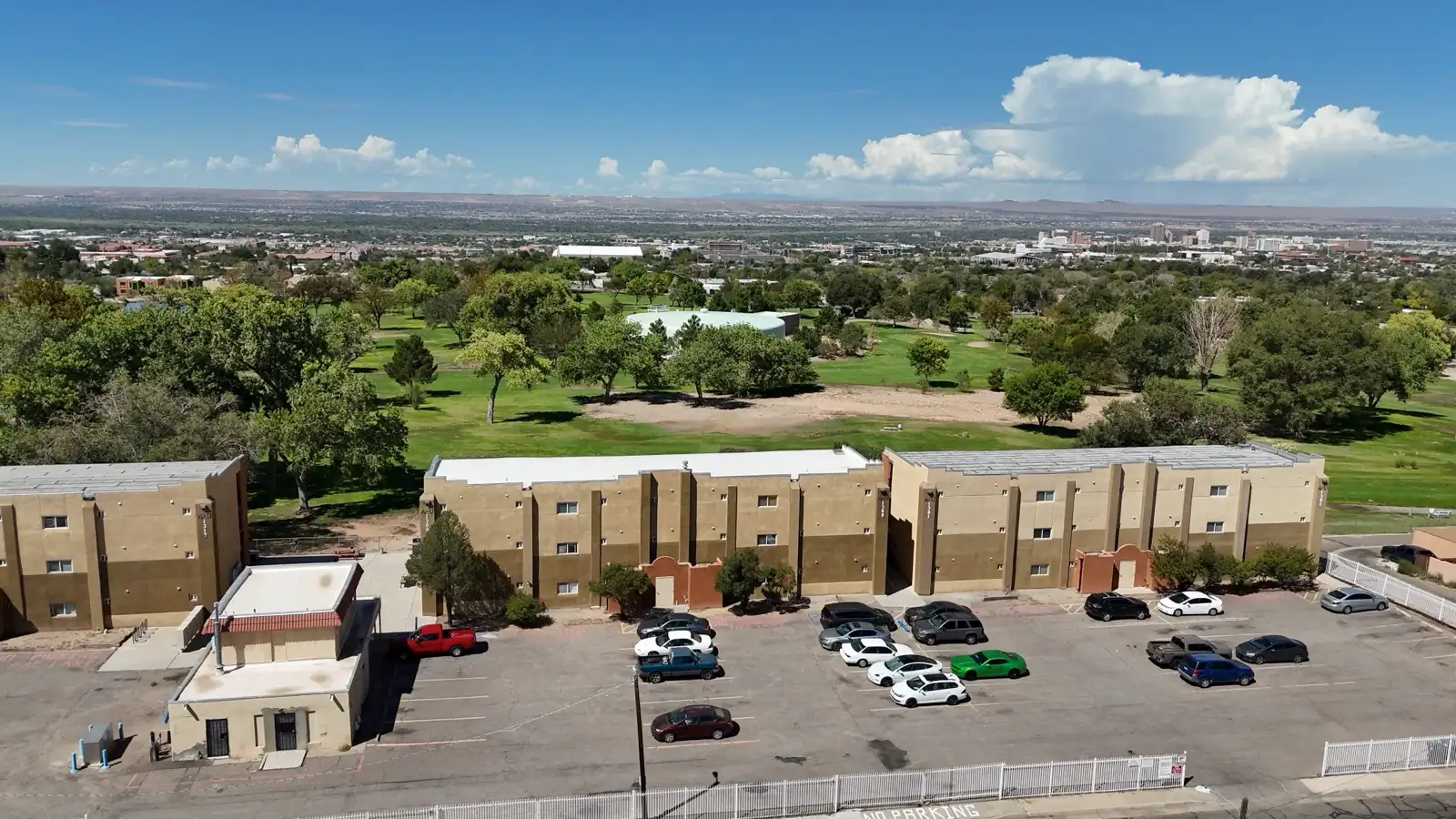 Sunport Apartments image 25
