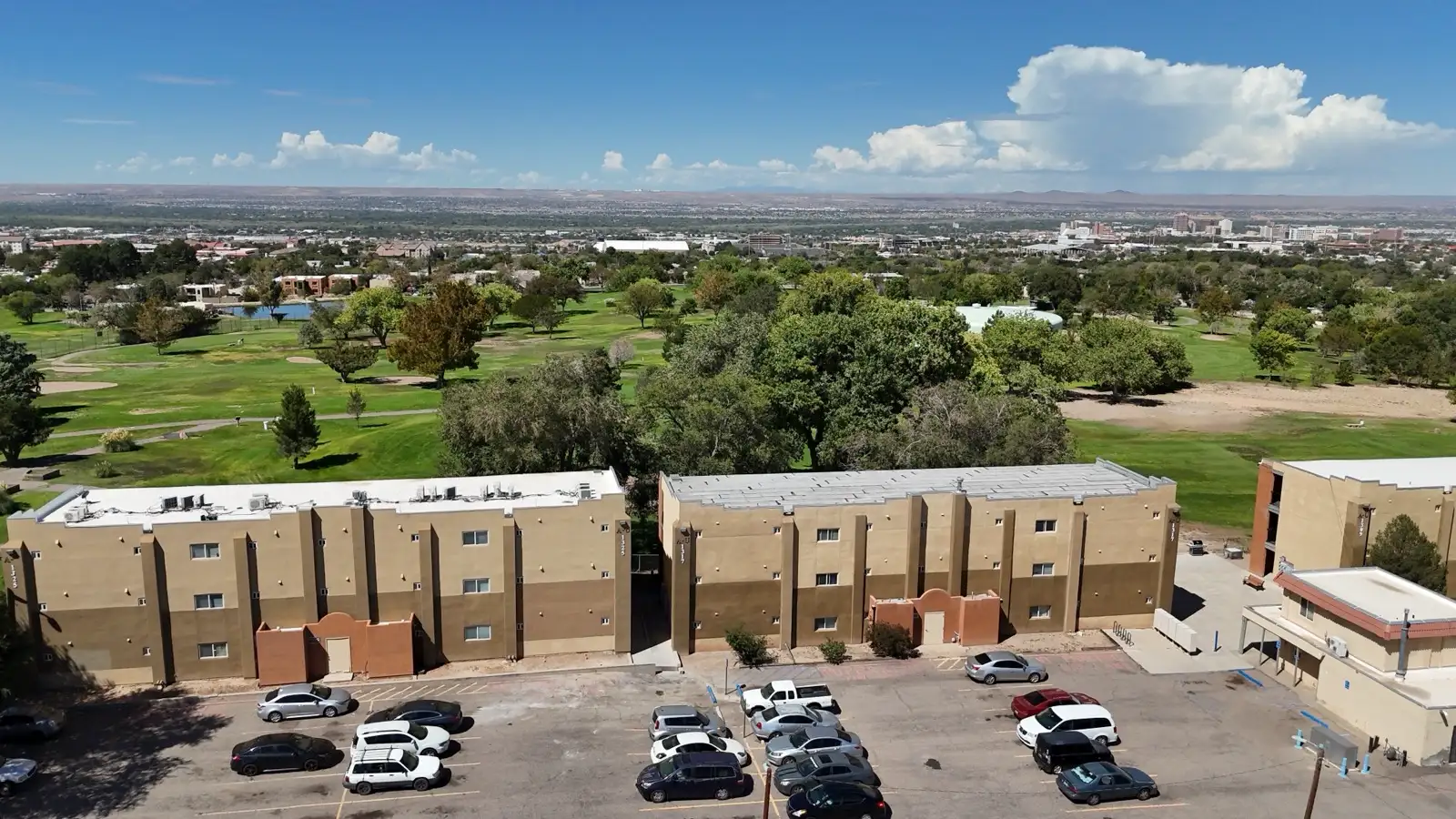 Sunport Apartments image 27