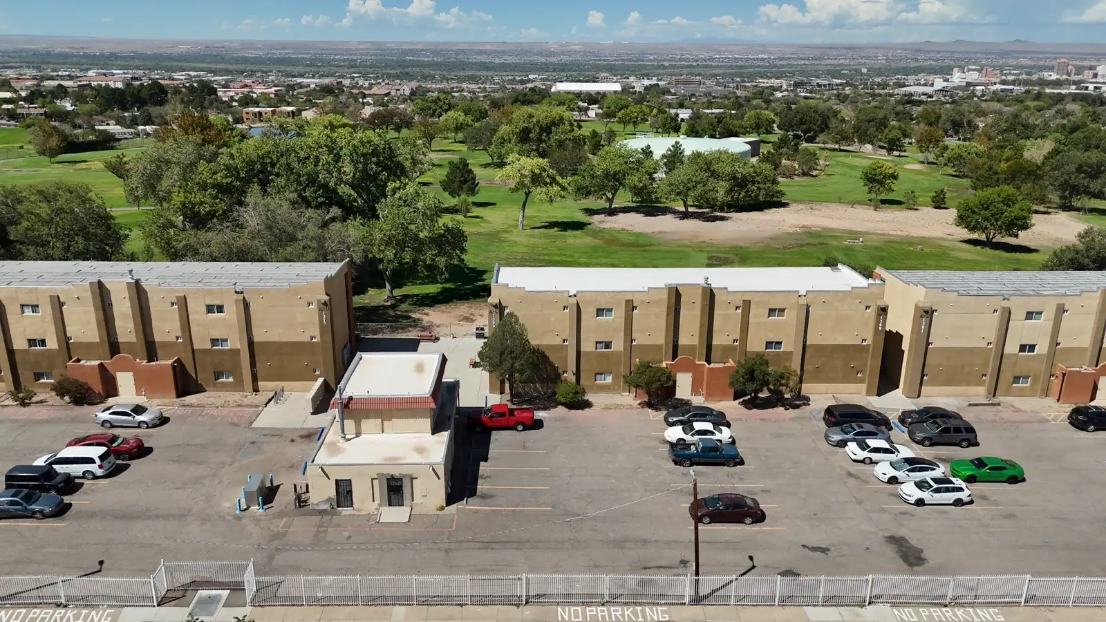 Sunport Apartments image 16