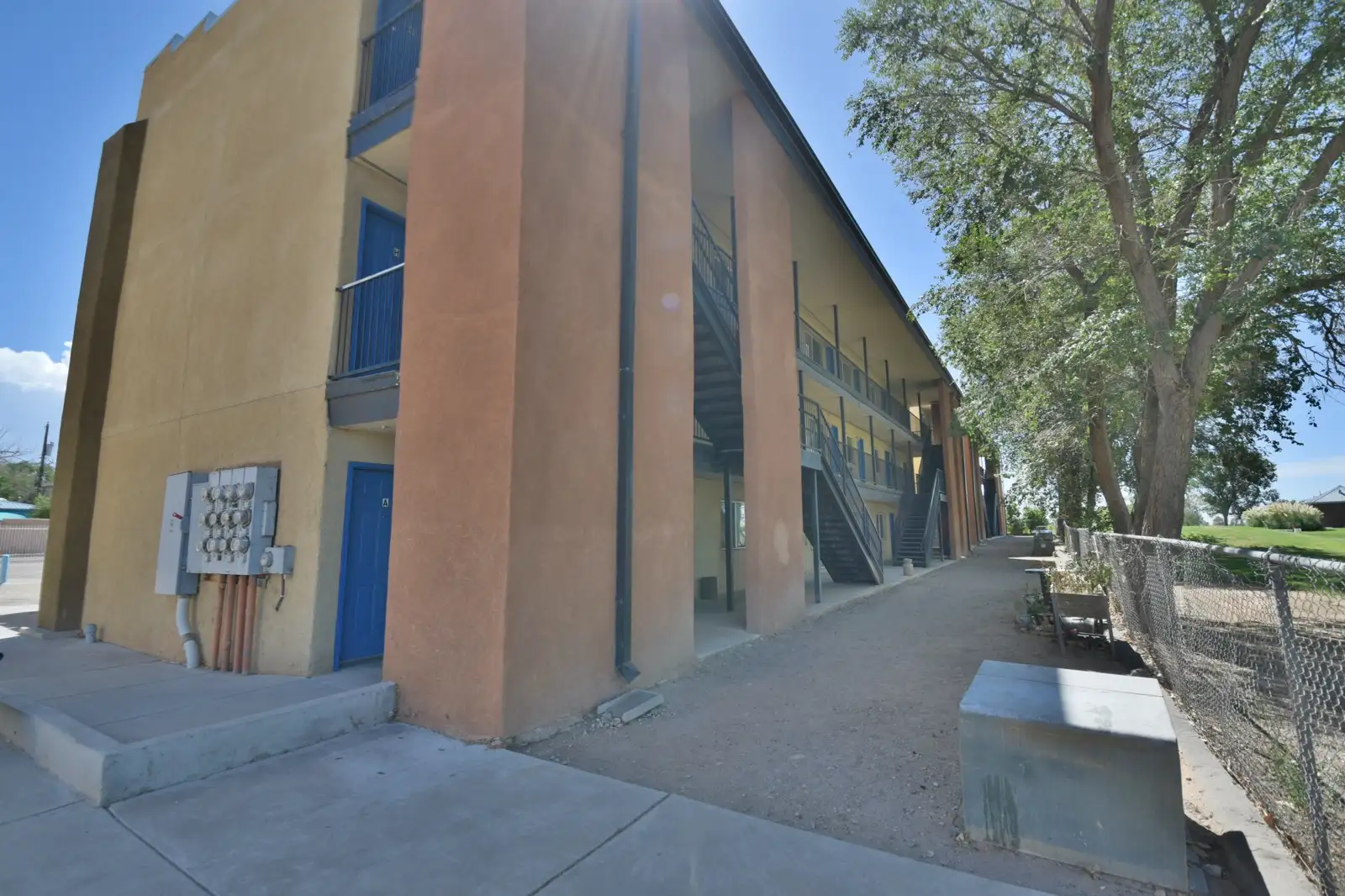 Sunport Apartments image 8