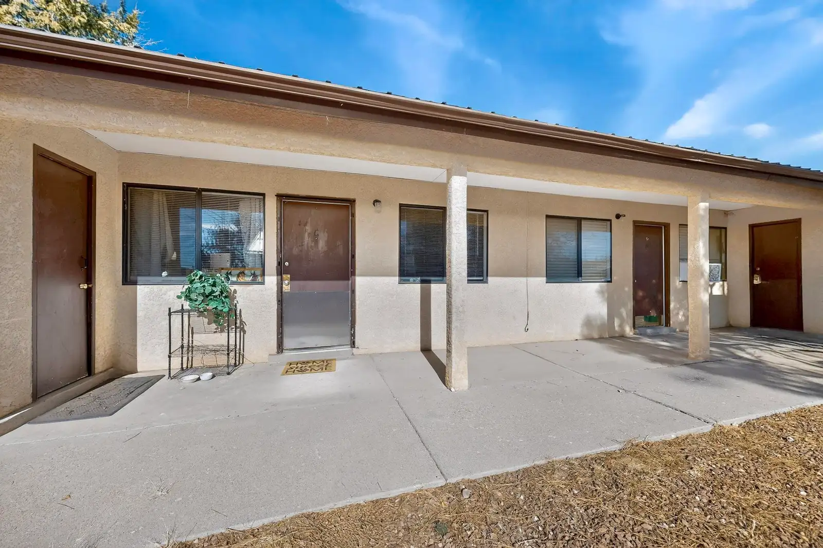 1004 Sage St image 1