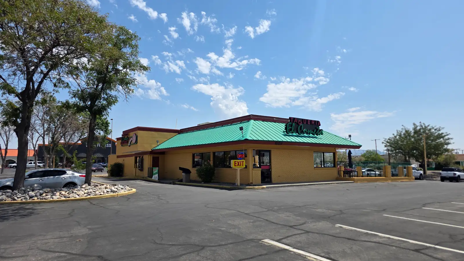 1009 El Paseo Rd image 2