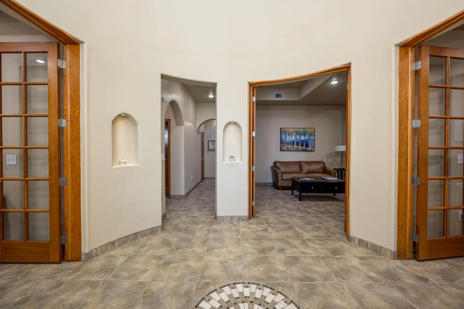 1320 Picacho Hills Dr image 5