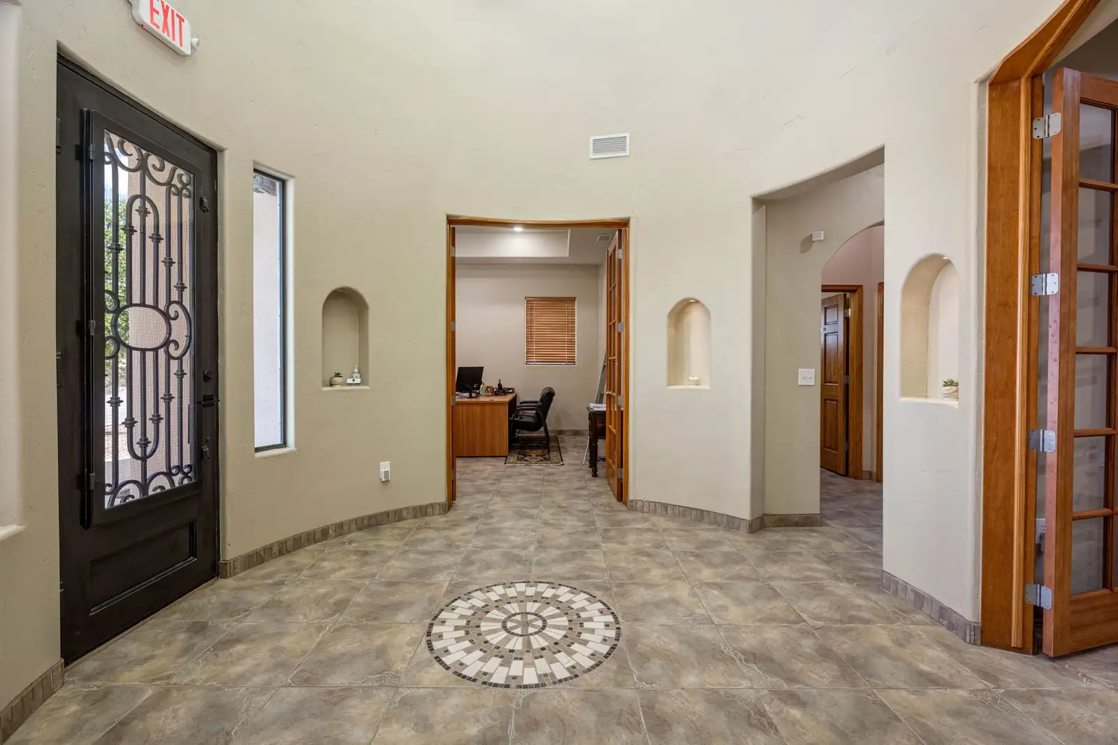 1320 Picacho Hills Dr image 7