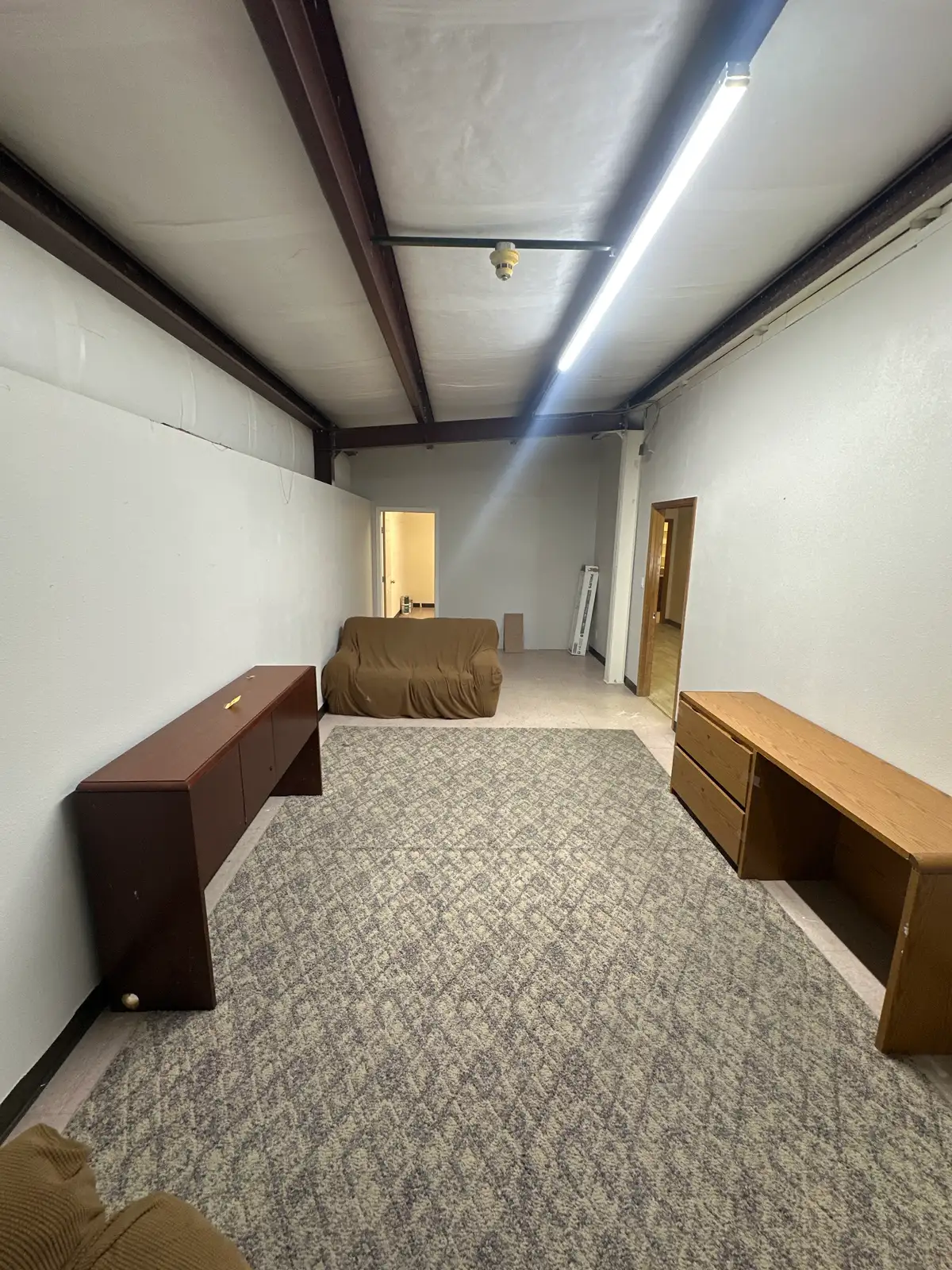 NICE FUNCTIONAL OFFICE SPACE W/ YARD SPACE image 39