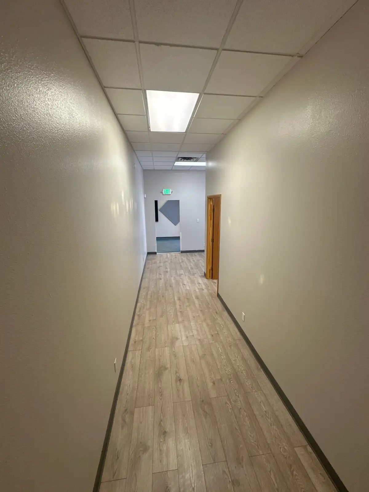 NICE FUNCTIONAL OFFICE SPACE W/ YARD SPACE image 48