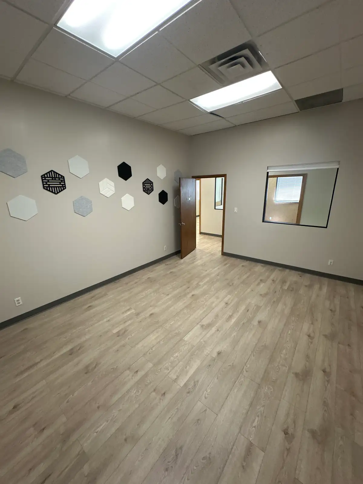 NICE FUNCTIONAL OFFICE SPACE W/ YARD SPACE image 38