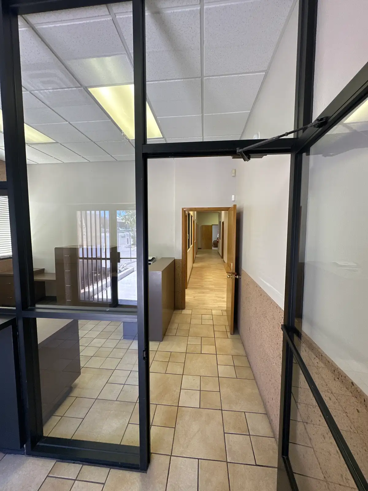 NICE FUNCTIONAL OFFICE SPACE W/ YARD SPACE image 20