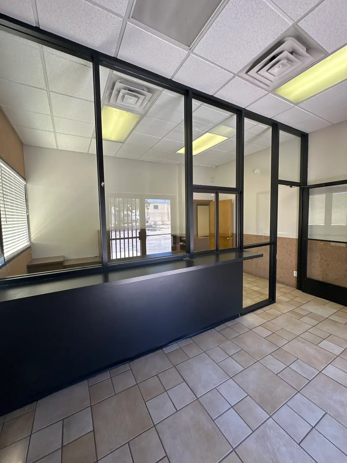 NICE FUNCTIONAL OFFICE SPACE W/ YARD SPACE image 17