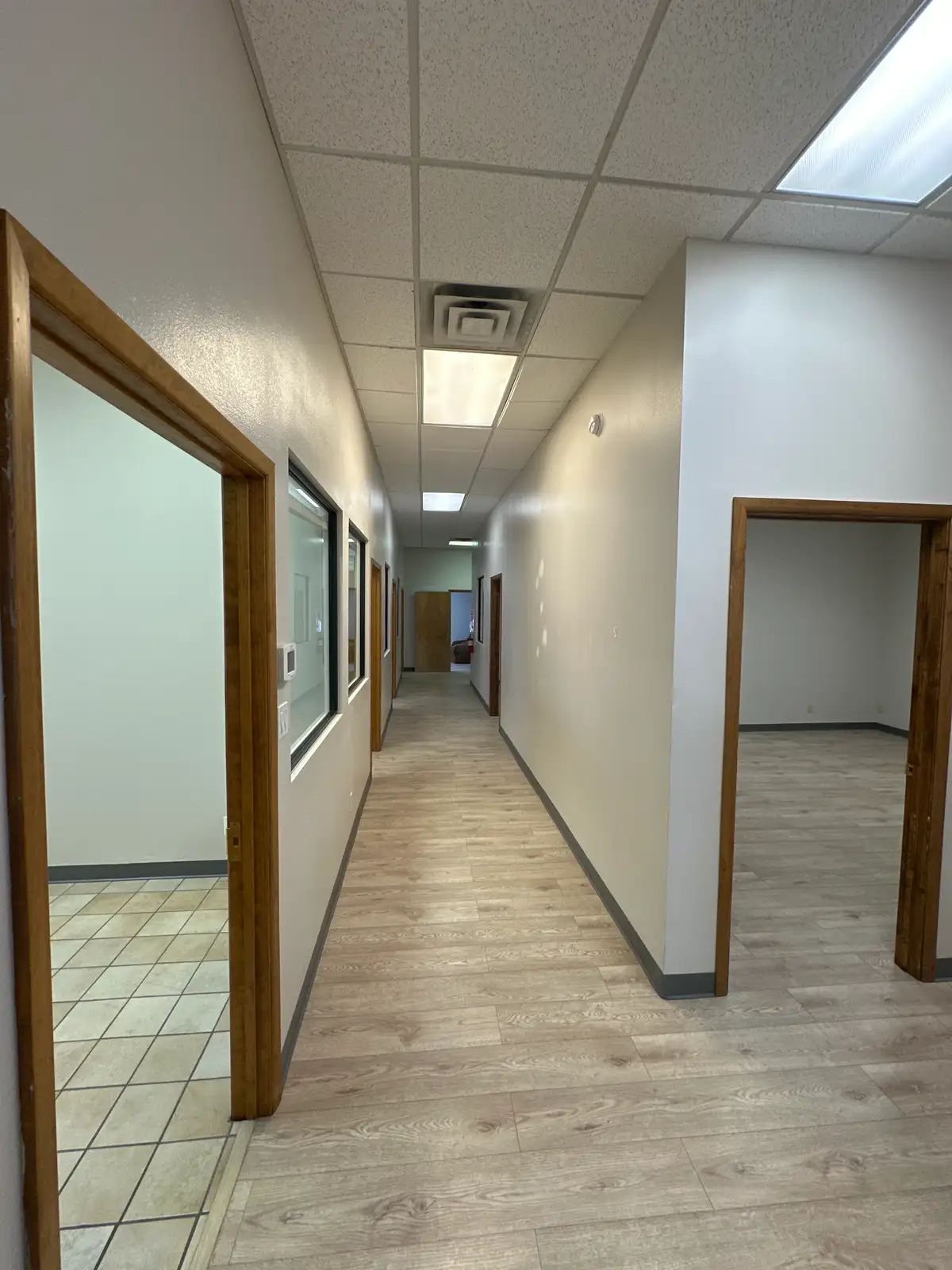NICE FUNCTIONAL OFFICE SPACE W/ YARD SPACE image 24