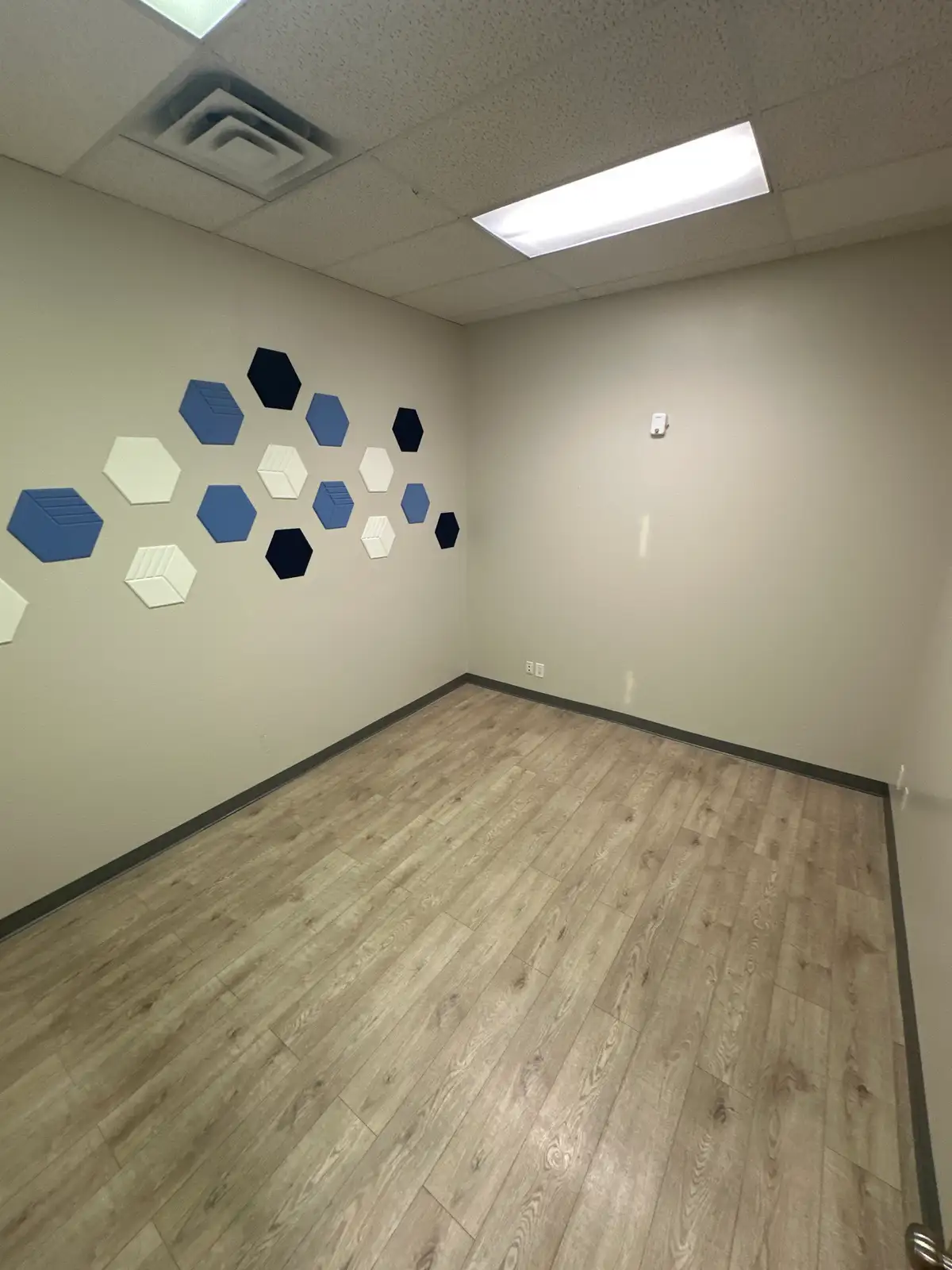 NICE FUNCTIONAL OFFICE SPACE W/ YARD SPACE image 55