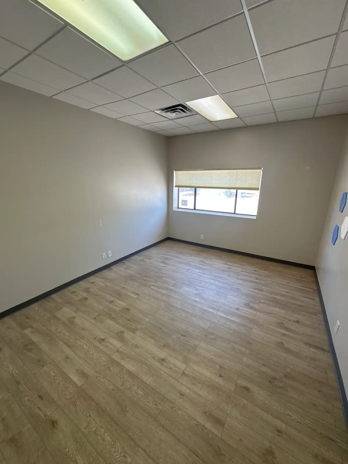 NICE FUNCTIONAL OFFICE SPACE W/ YARD SPACE image 44