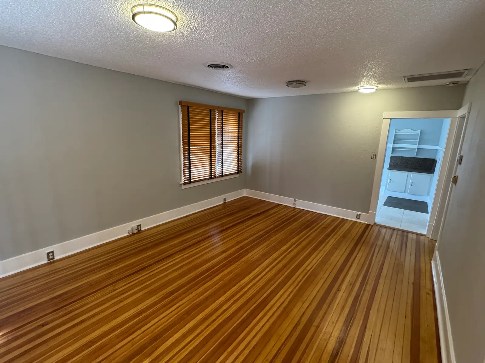 1008 5th St NW image 3