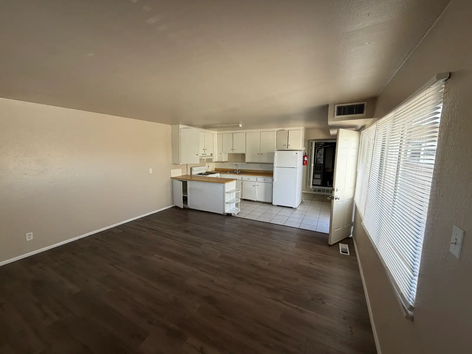 1100 Palomas Dr SE image 5
