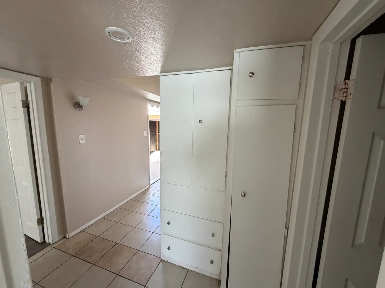1100 Palomas Dr SE image 11