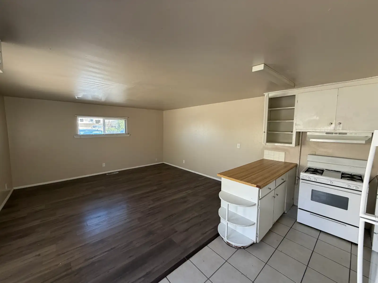 1100 Palomas Dr SE image 6