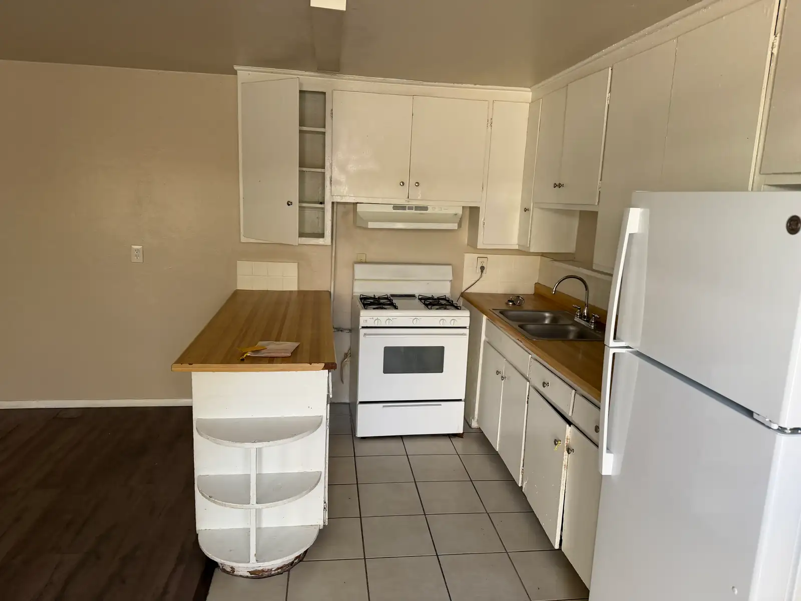 1100 Palomas Dr SE image 4