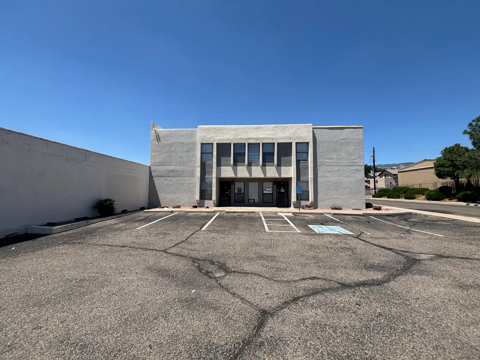 Small Northeast Heights Executive Office Suites Available image 1