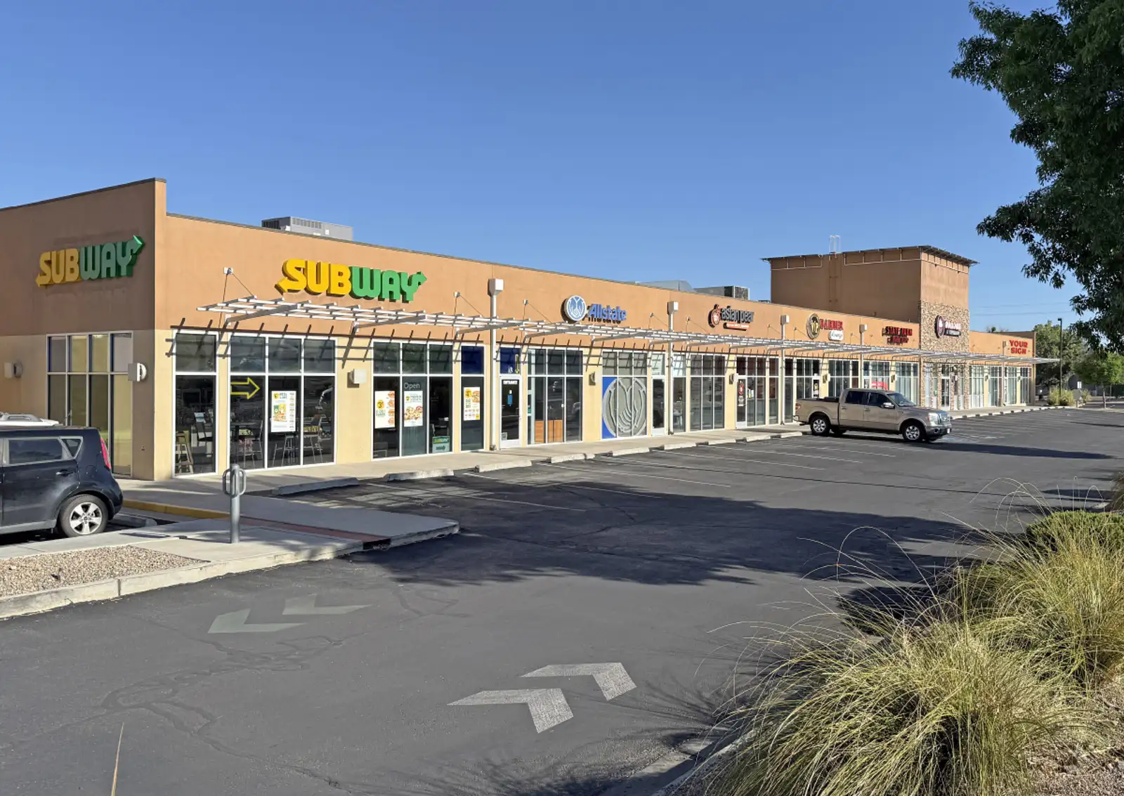 Turn-Key Paseo del Norte Office/Retail image 3