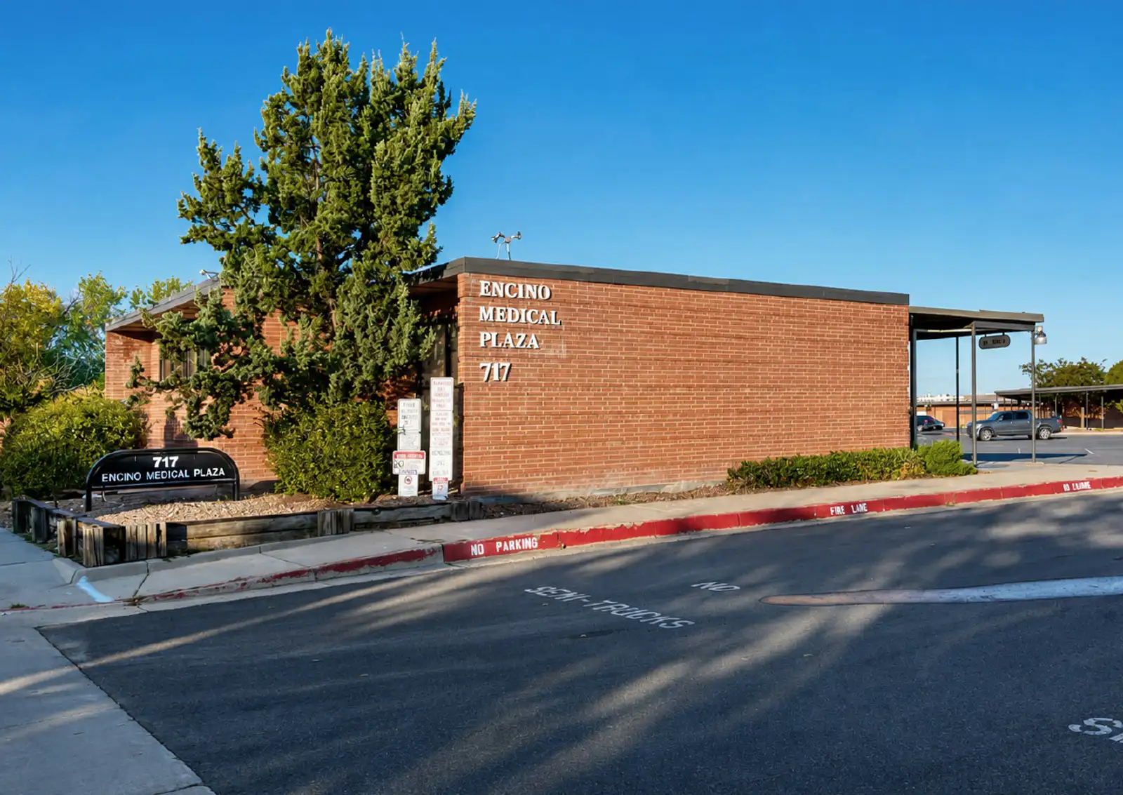 Encino Medical Plaza image 5