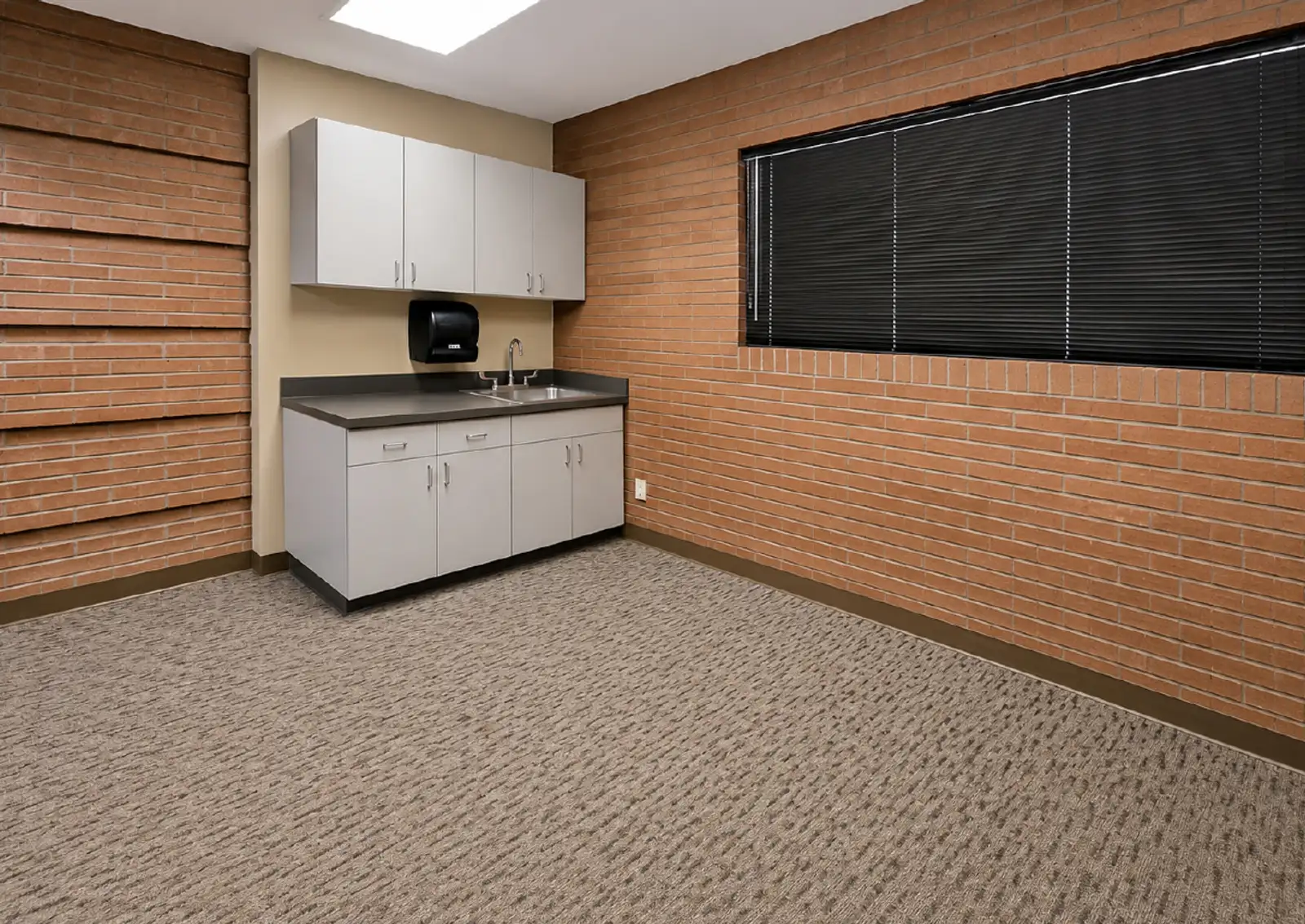 Encino Medical Plaza image 9
