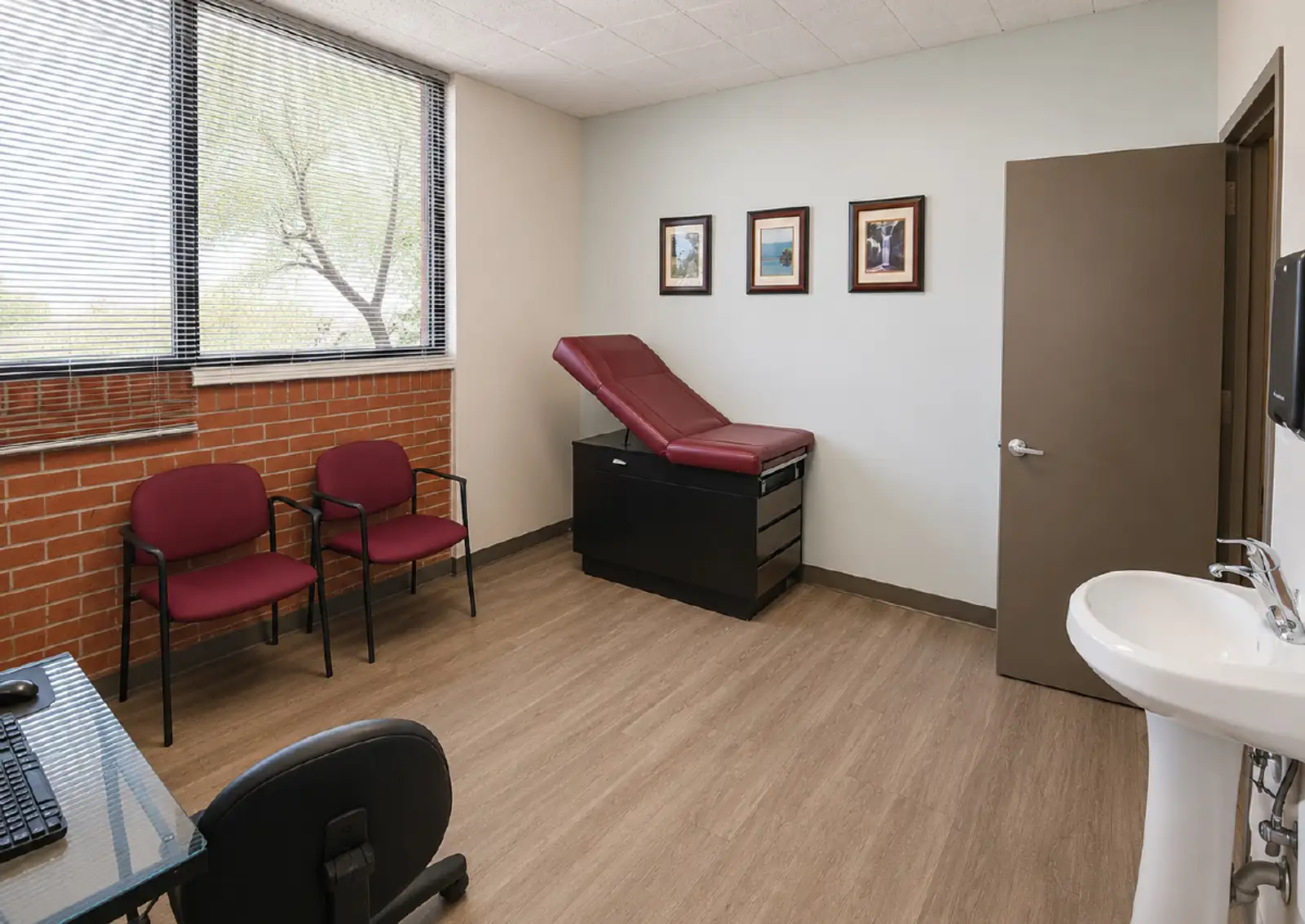 Encino Medical Plaza image 14