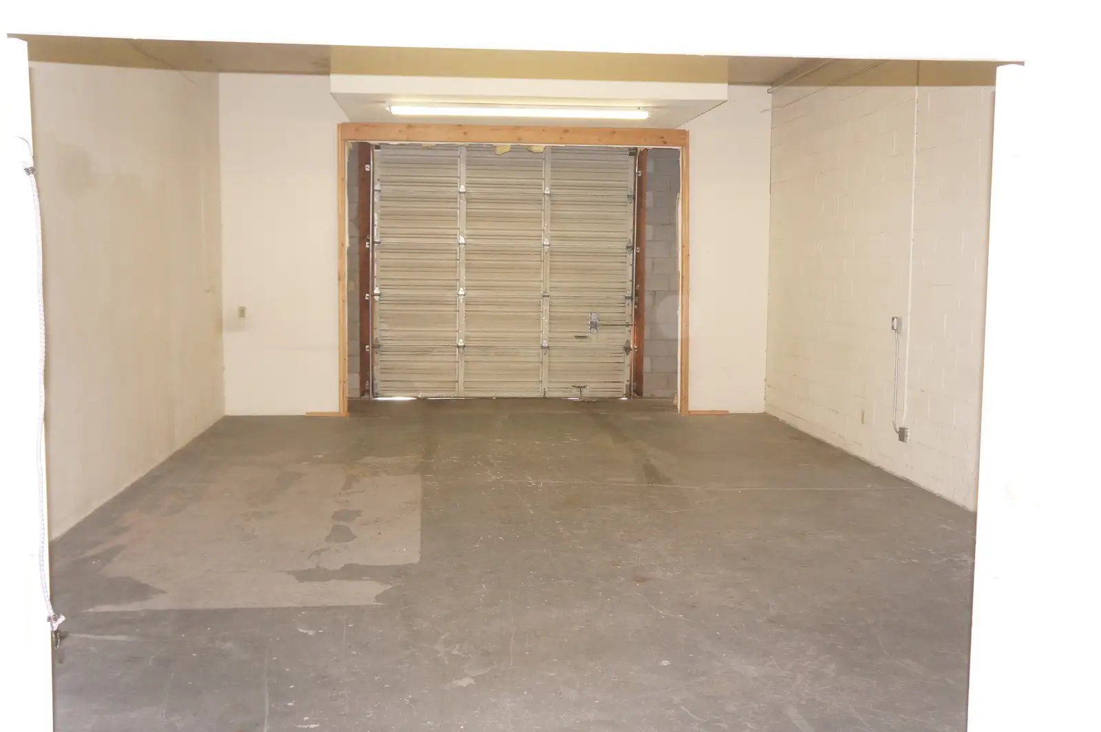 Office/Warehouse for Lease Associate