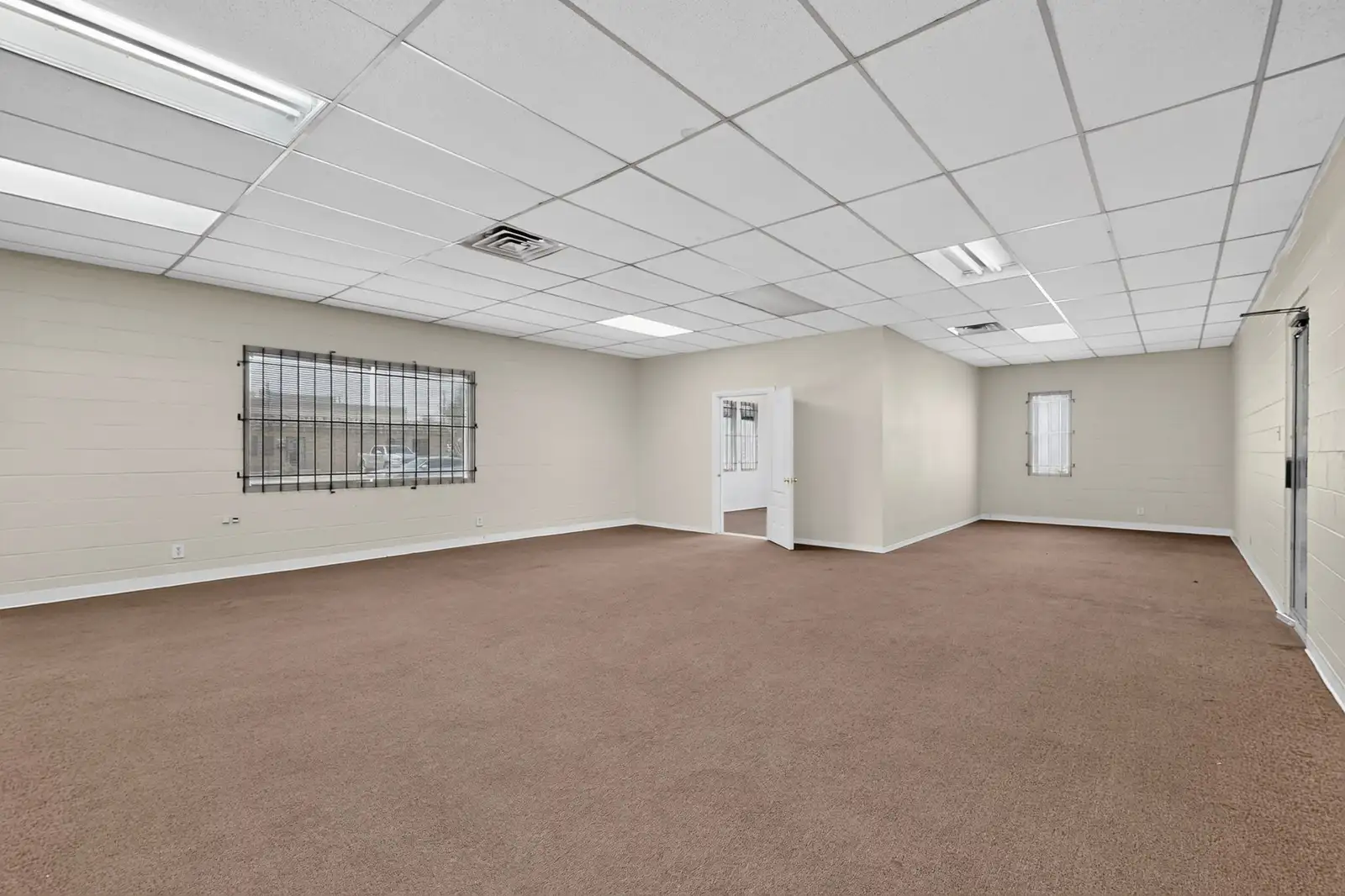 PREMIER MULTI TENANT INDUSTRIAL COMPLEX image 17