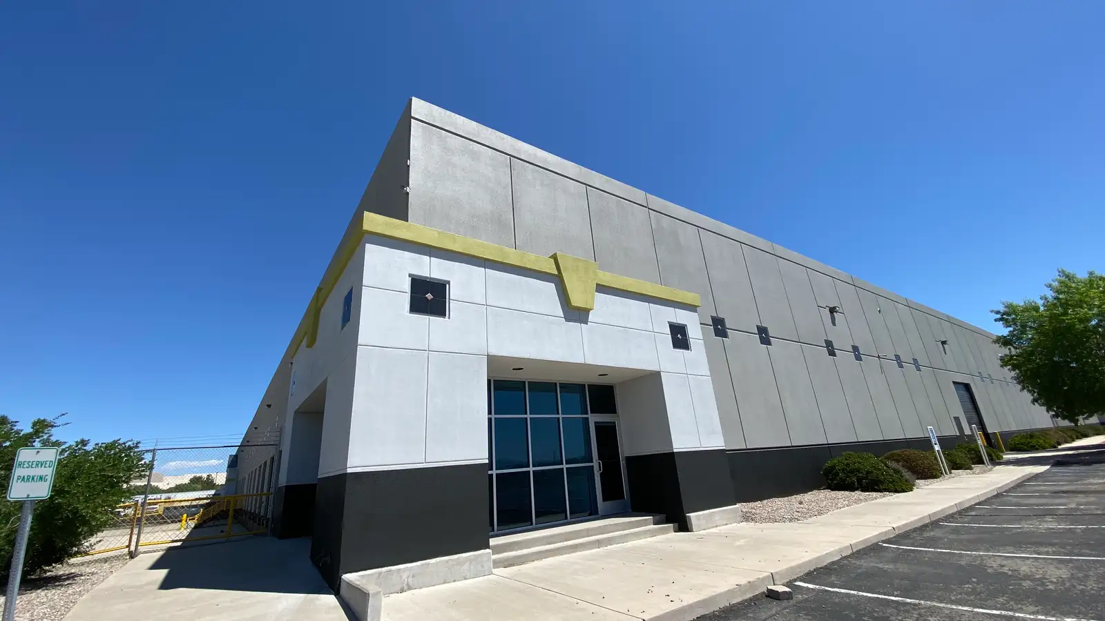 8000 Bluewater Rd NW, Albuquerque, NM 87121