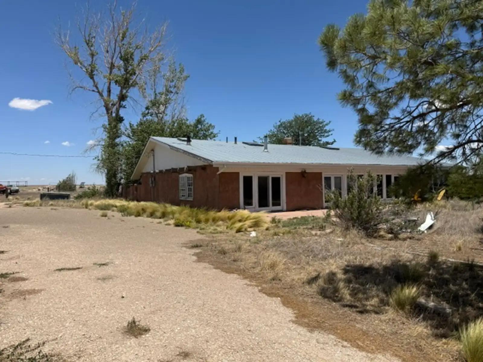 9500 Sq Ft Warehouse + 2700 sq ft Home image 3
