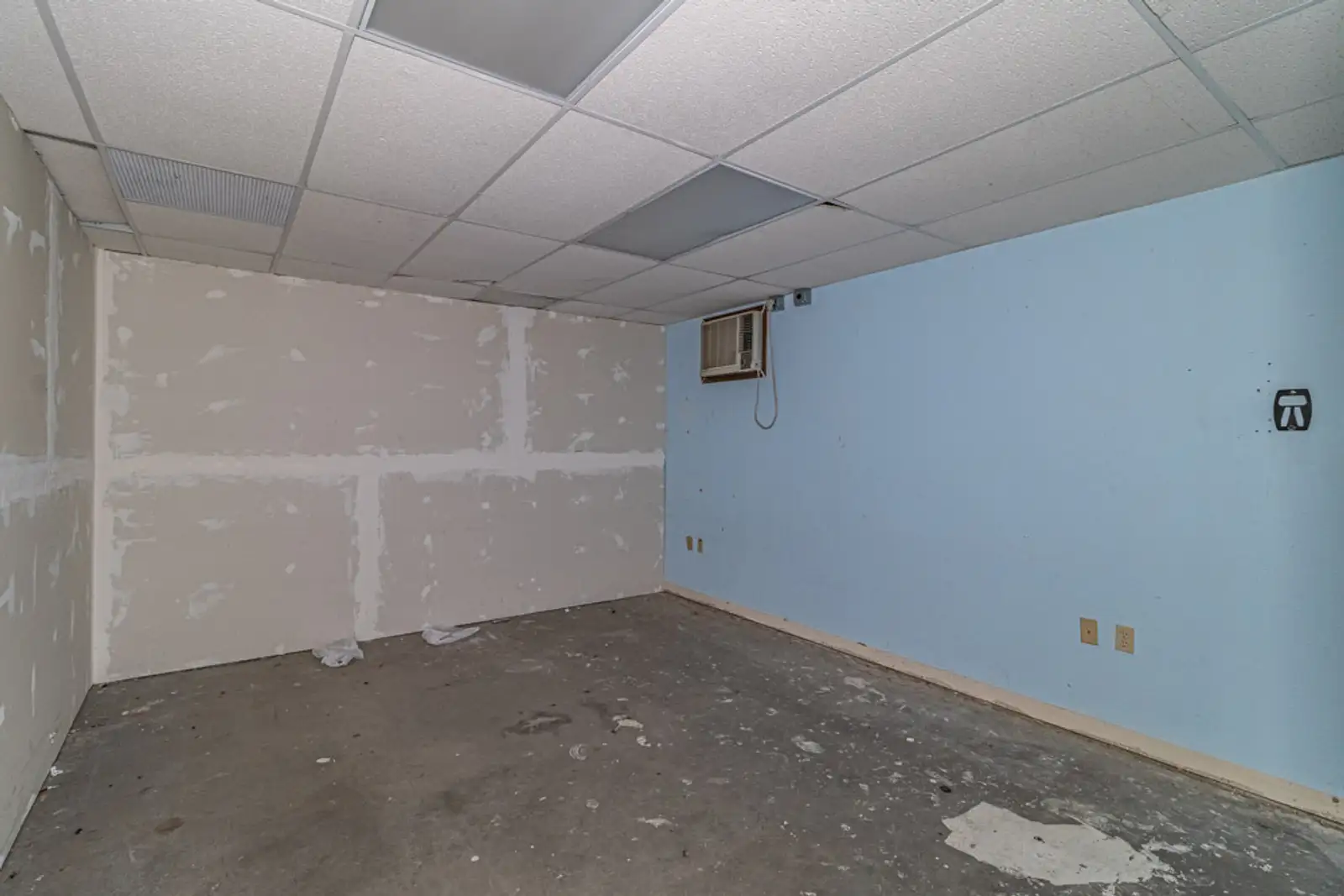 1601 N Dustin Ave Suites A & B image 26