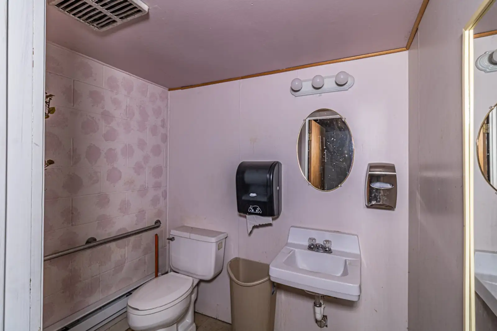 1601 N Dustin Ave Suites A & B image 28