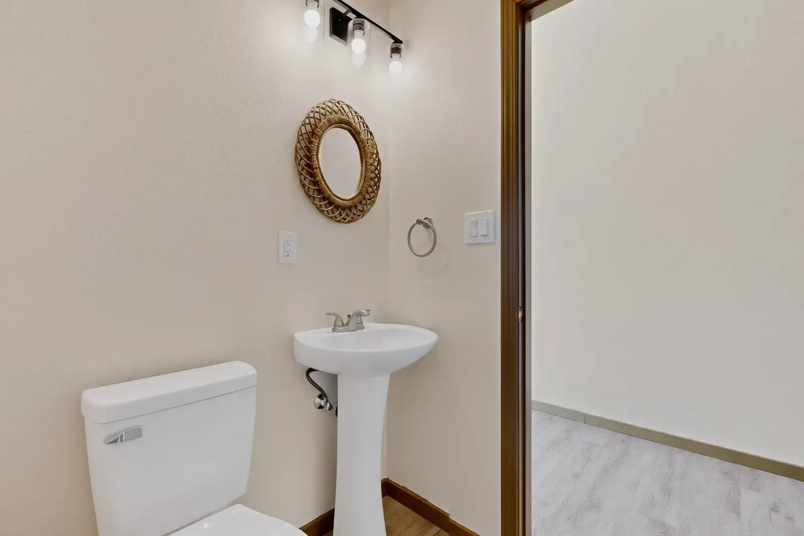 Incredible Newer Retail & Multifamily Investment image 52