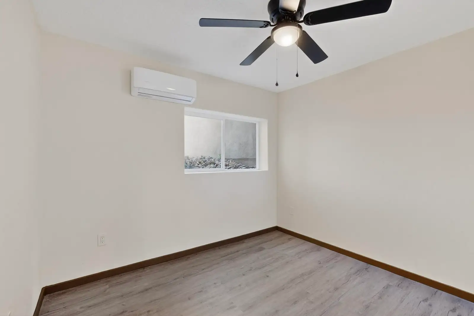 Incredible Newer Retail & Multifamily Investment image 58