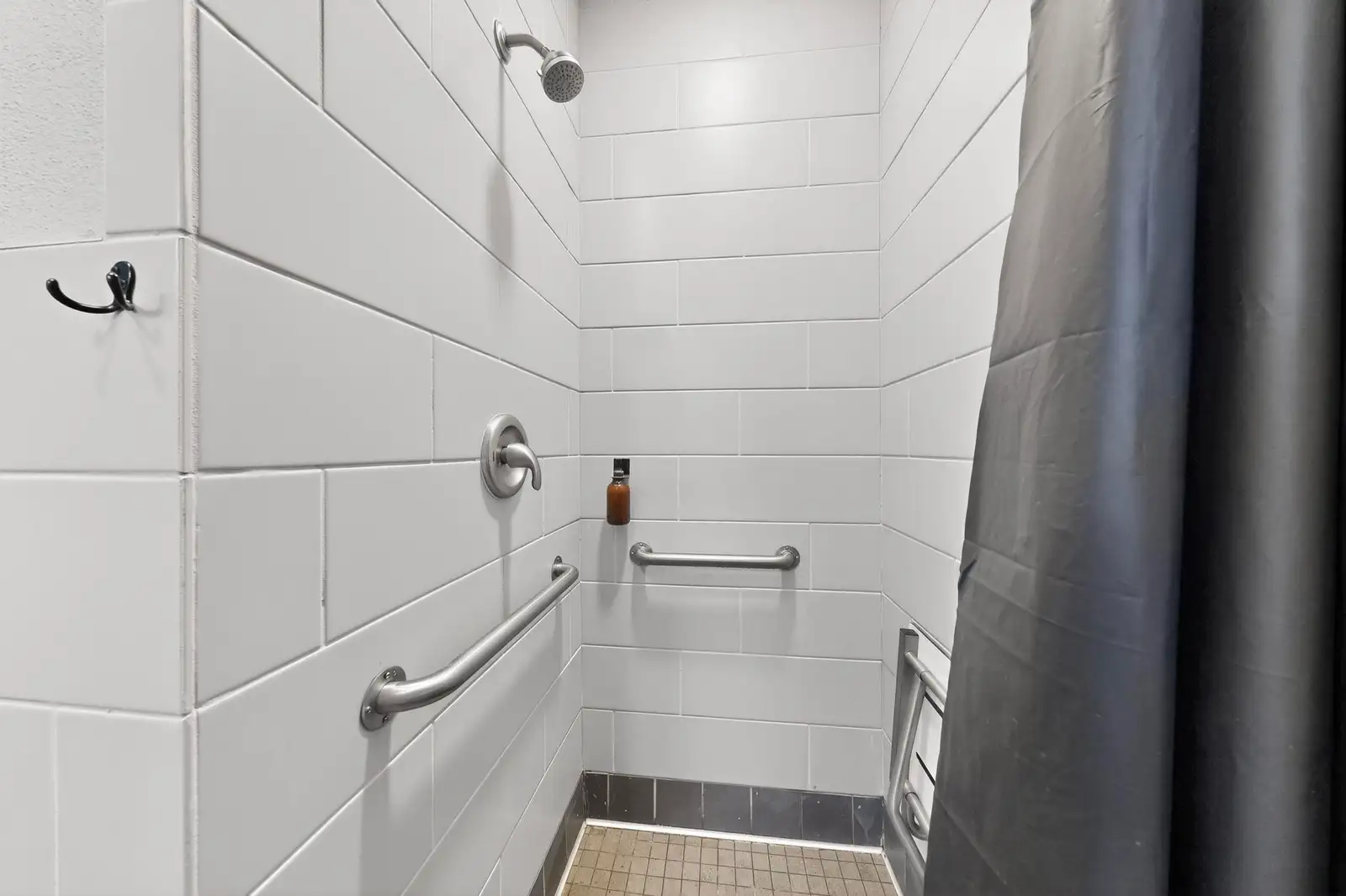 Incredible Newer Retail & Multifamily Investment image 40