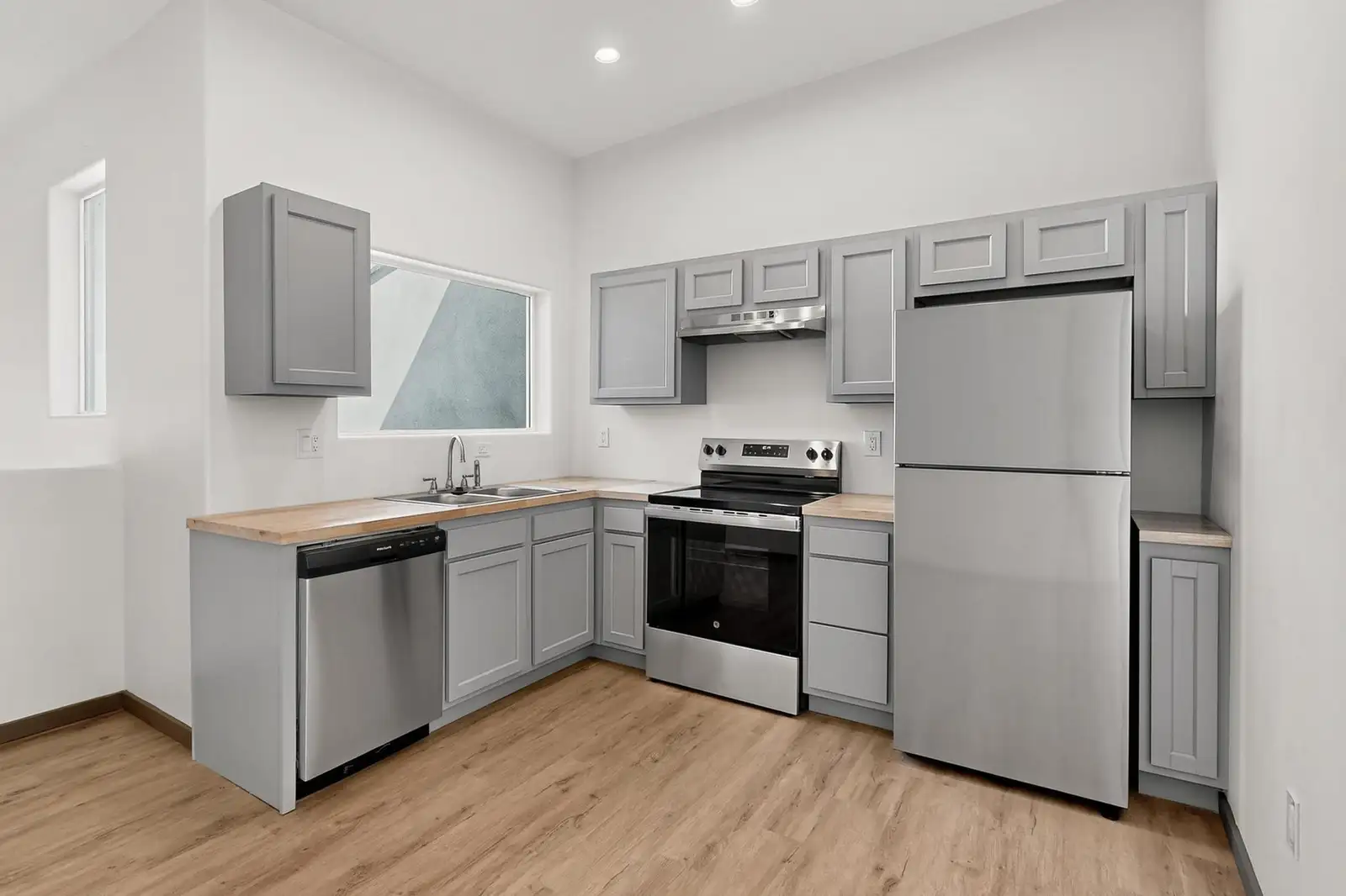 Incredible Newer Retail & Multifamily Investment image 63