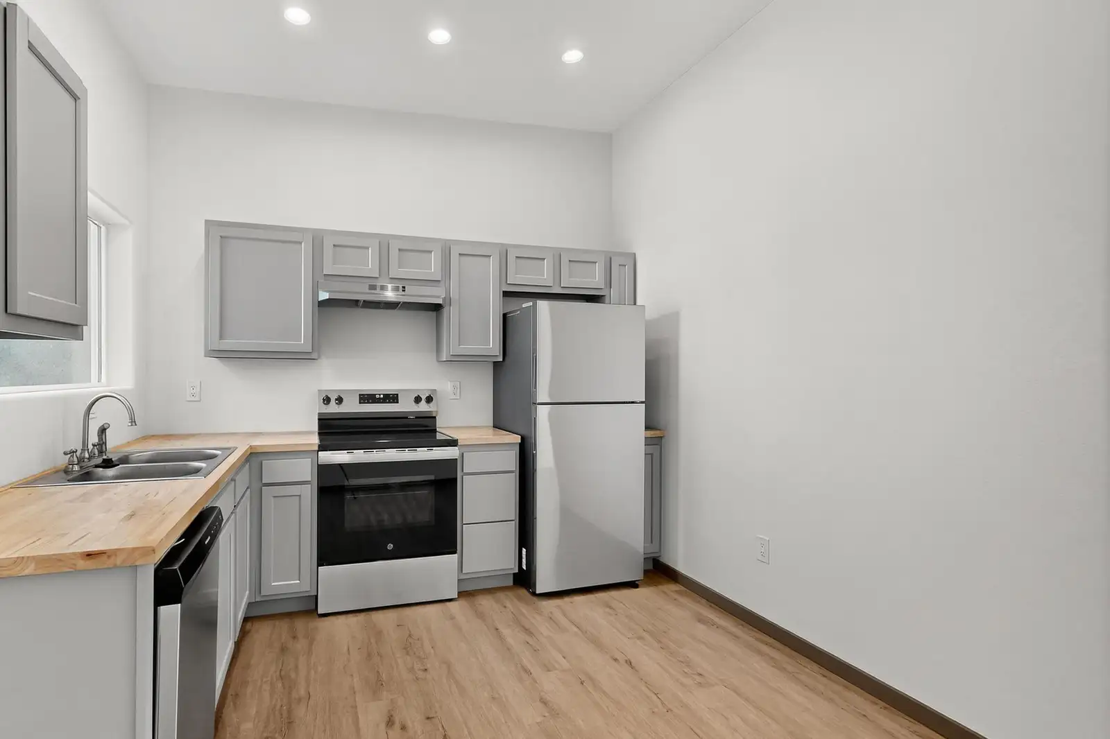 Incredible Newer Retail & Multifamily Investment image 62