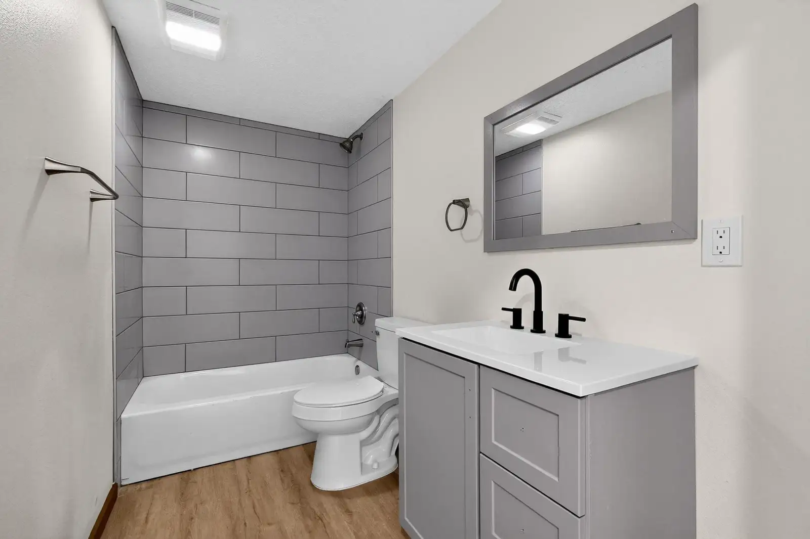 Incredible Newer Retail & Multifamily Investment image 56