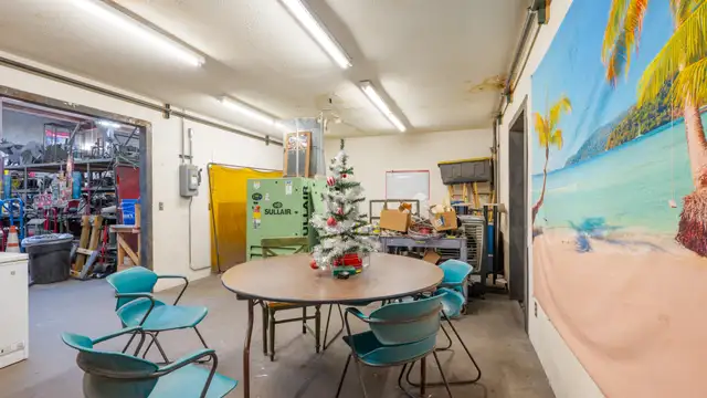 View image 18