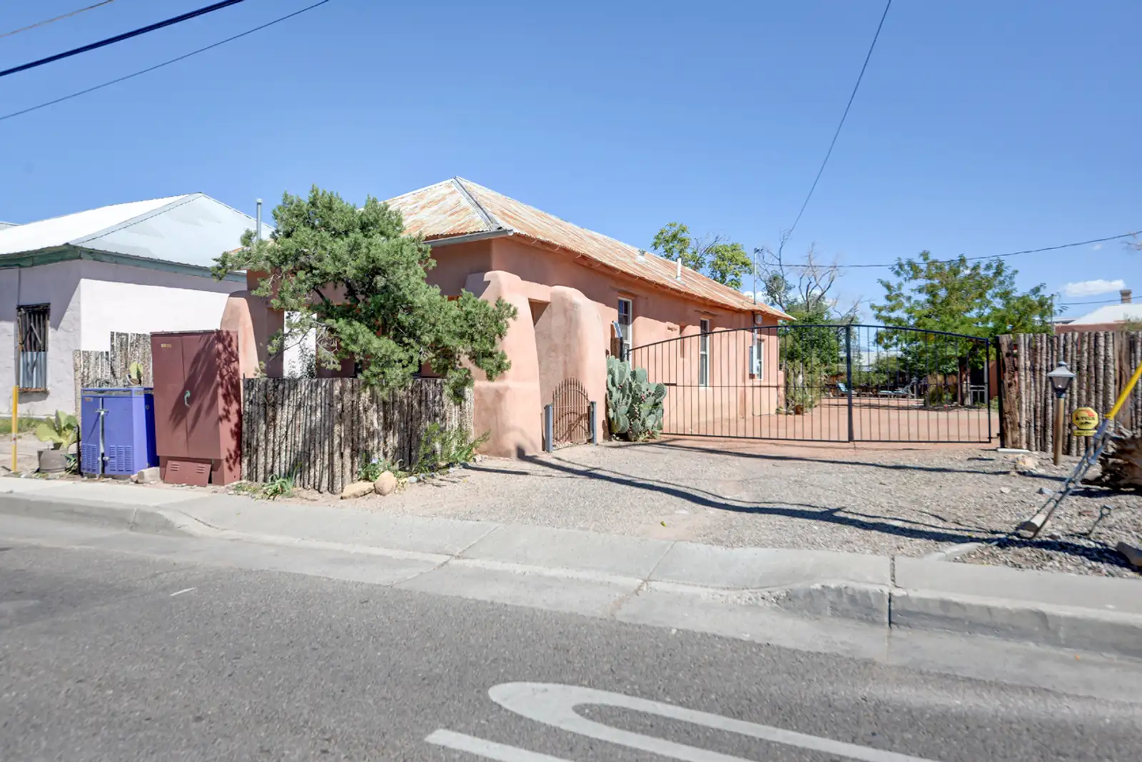 1913 Lomas Blvd NW image 5