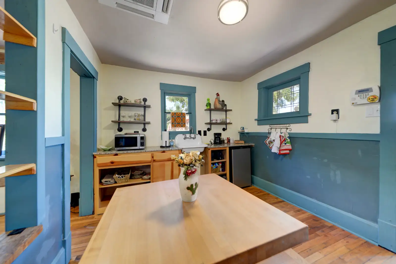 1913 Lomas Blvd NW image 39