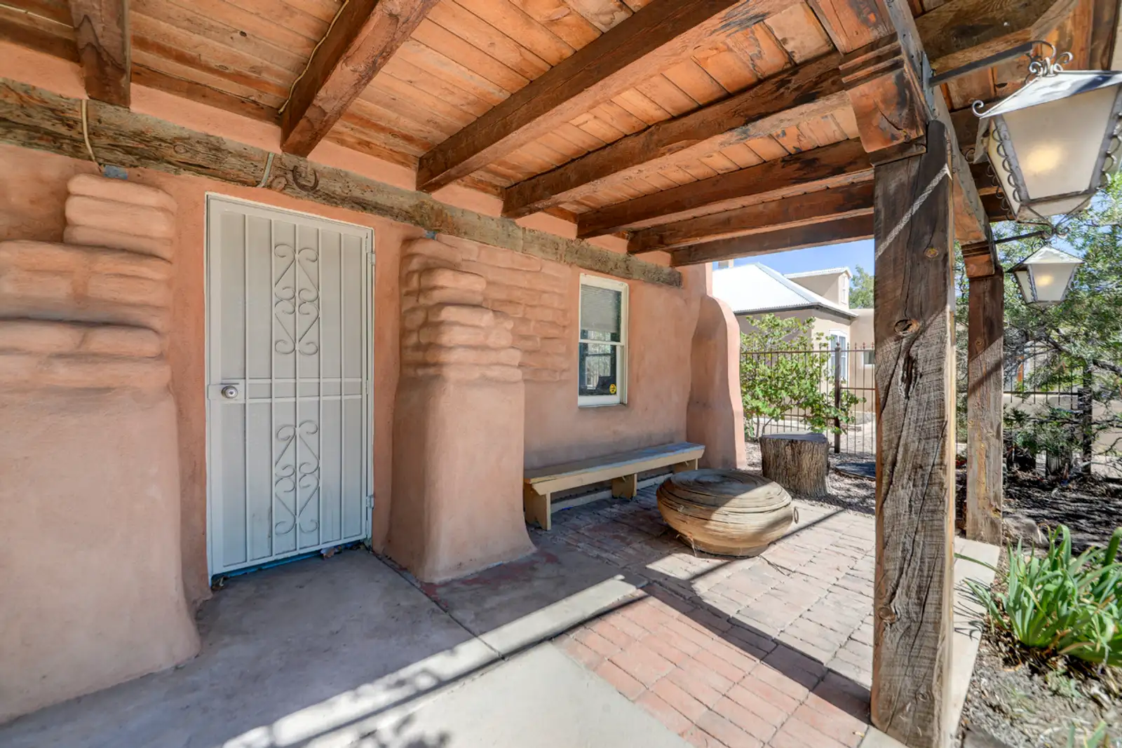 1913 Lomas Blvd NW image 32