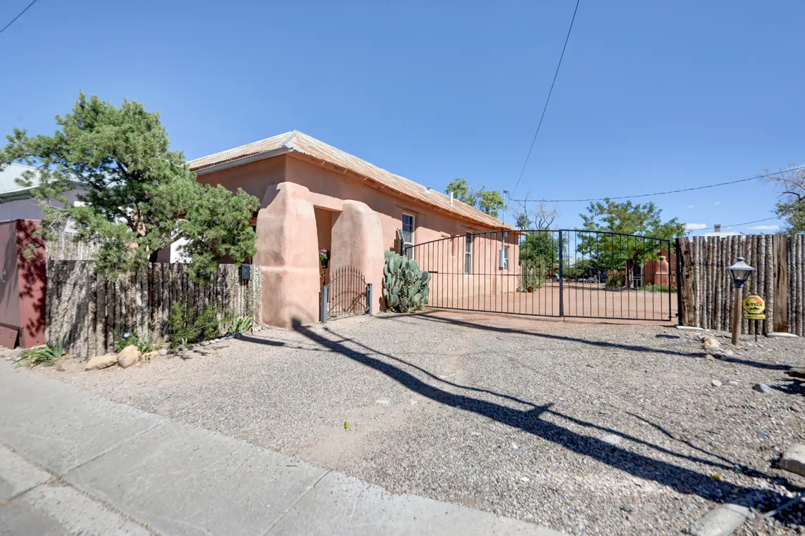 1913 Lomas Blvd NW image 6