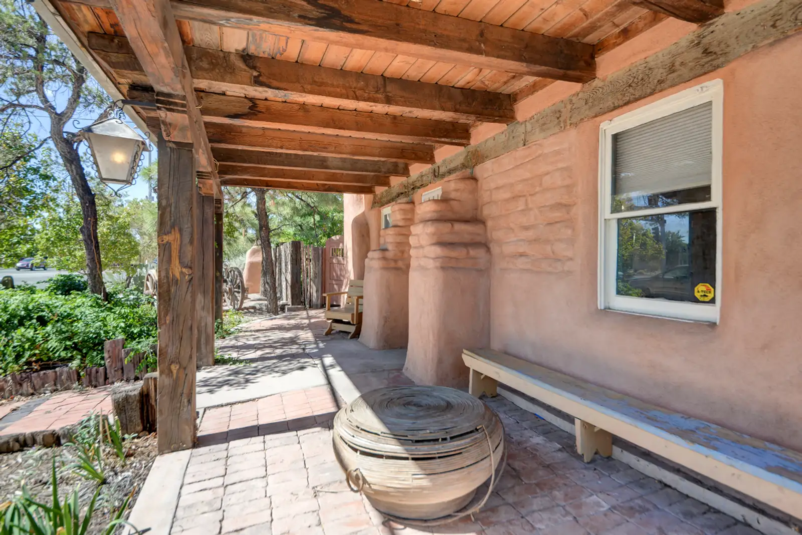 1913 Lomas Blvd NW image 33