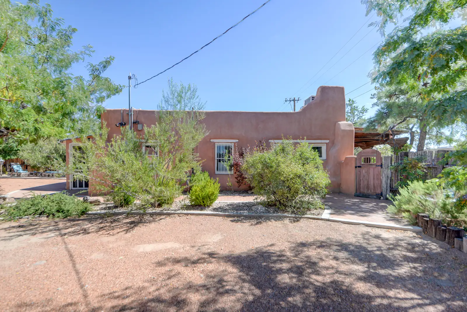 1913 Lomas Blvd NW image 52