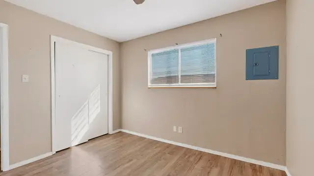 View image 12