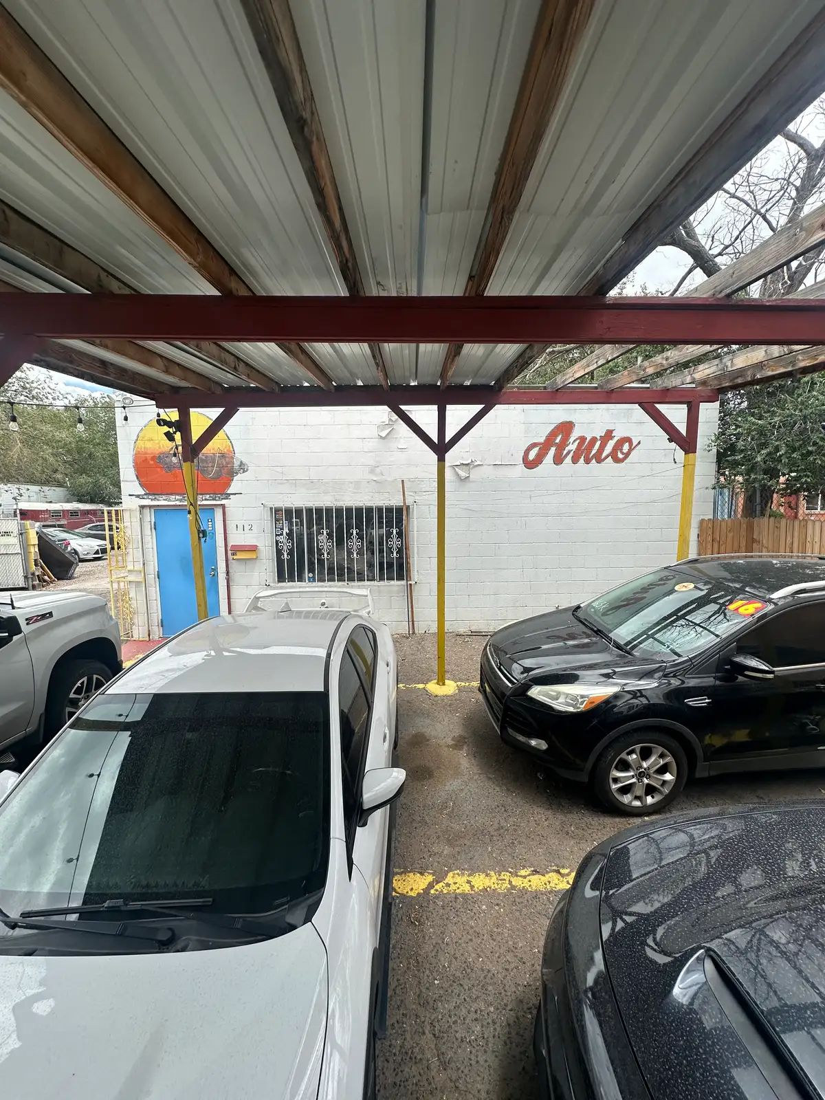 Functional Small-Bay Warehouse with Gated Yard image 8