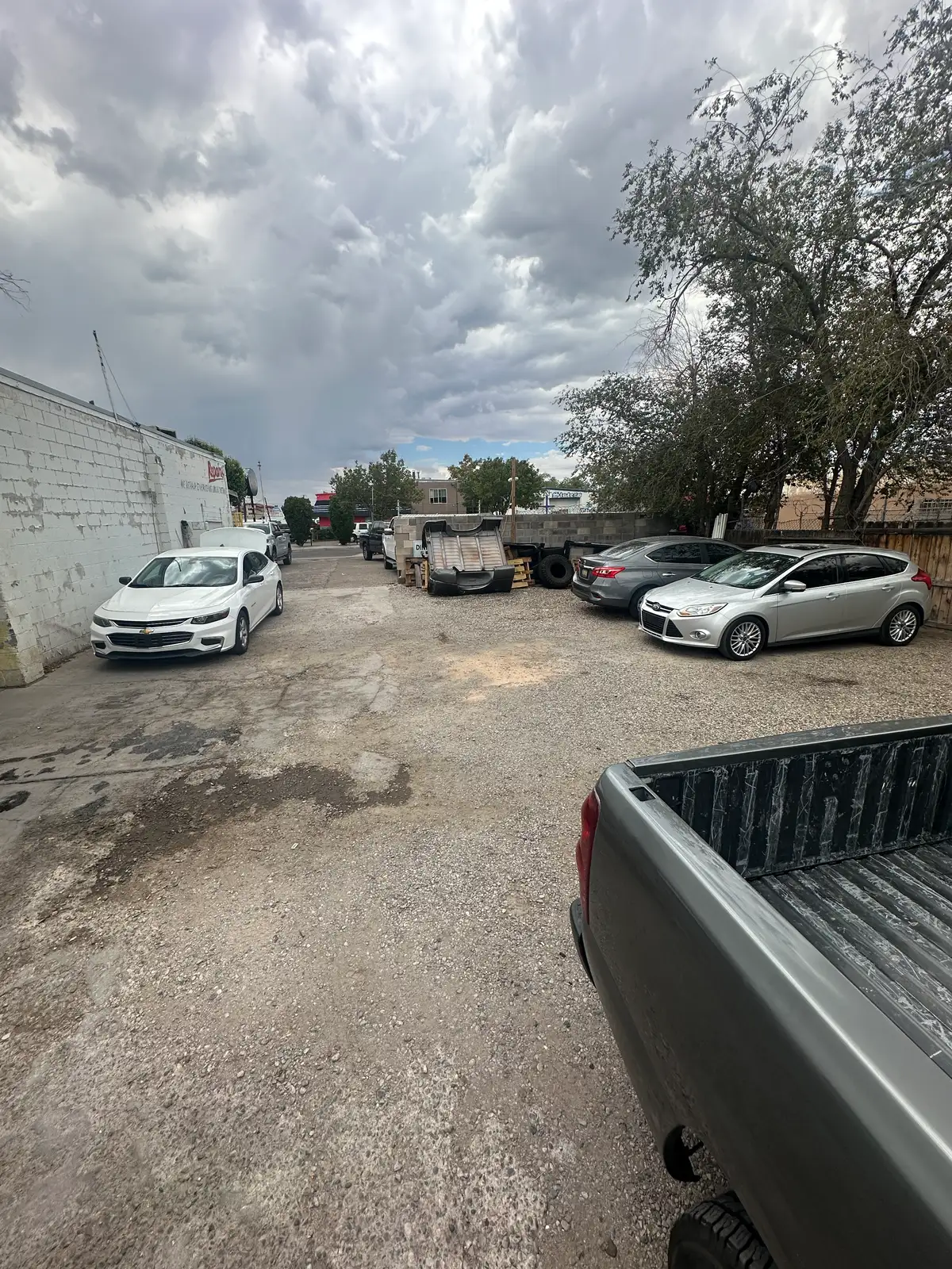 Functional Small-Bay Warehouse with Gated Yard image 27