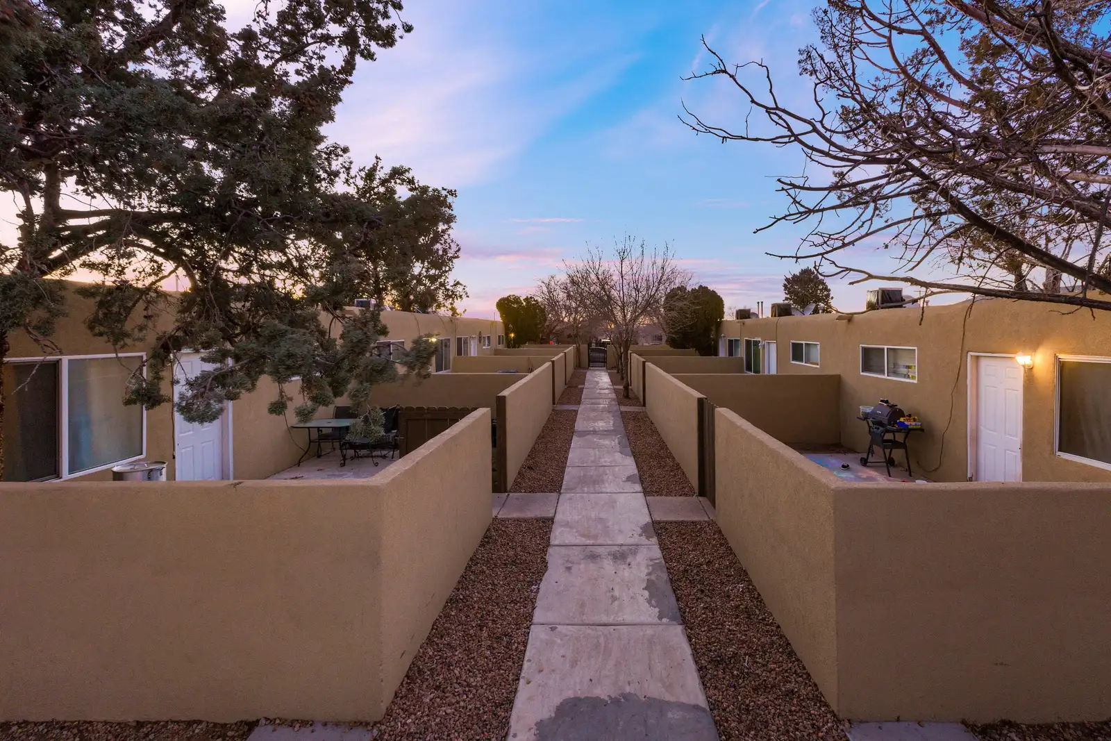 512 Mesilla St SE image 3